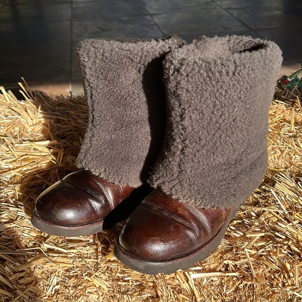 UGG Maylin Boots Size 9